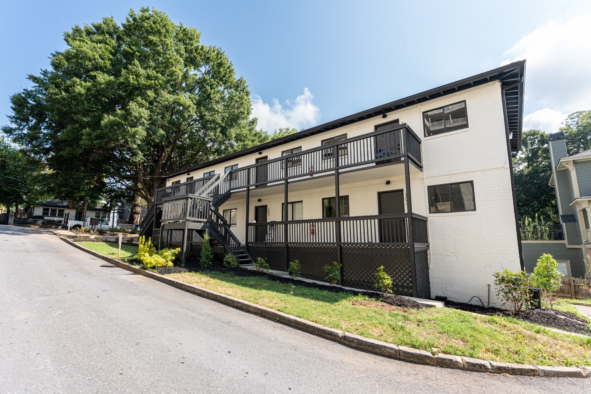 Exterior of 497 Boulevard Place apartments