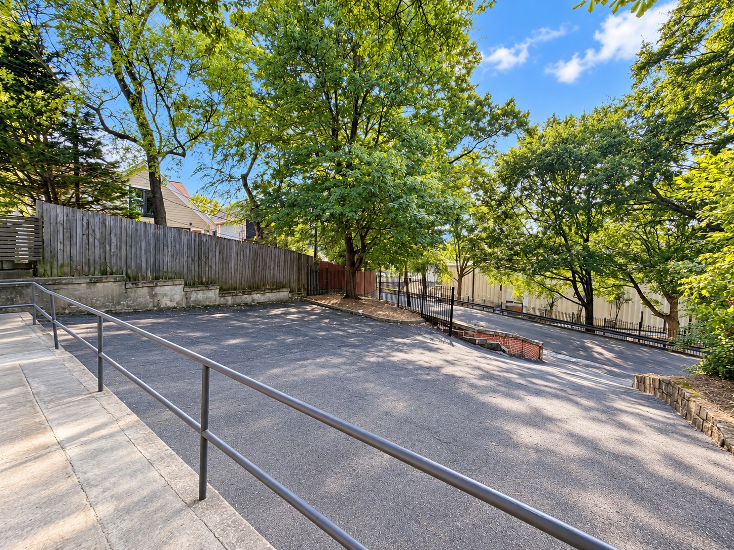 Parking at 504 Parkway Dr apartments