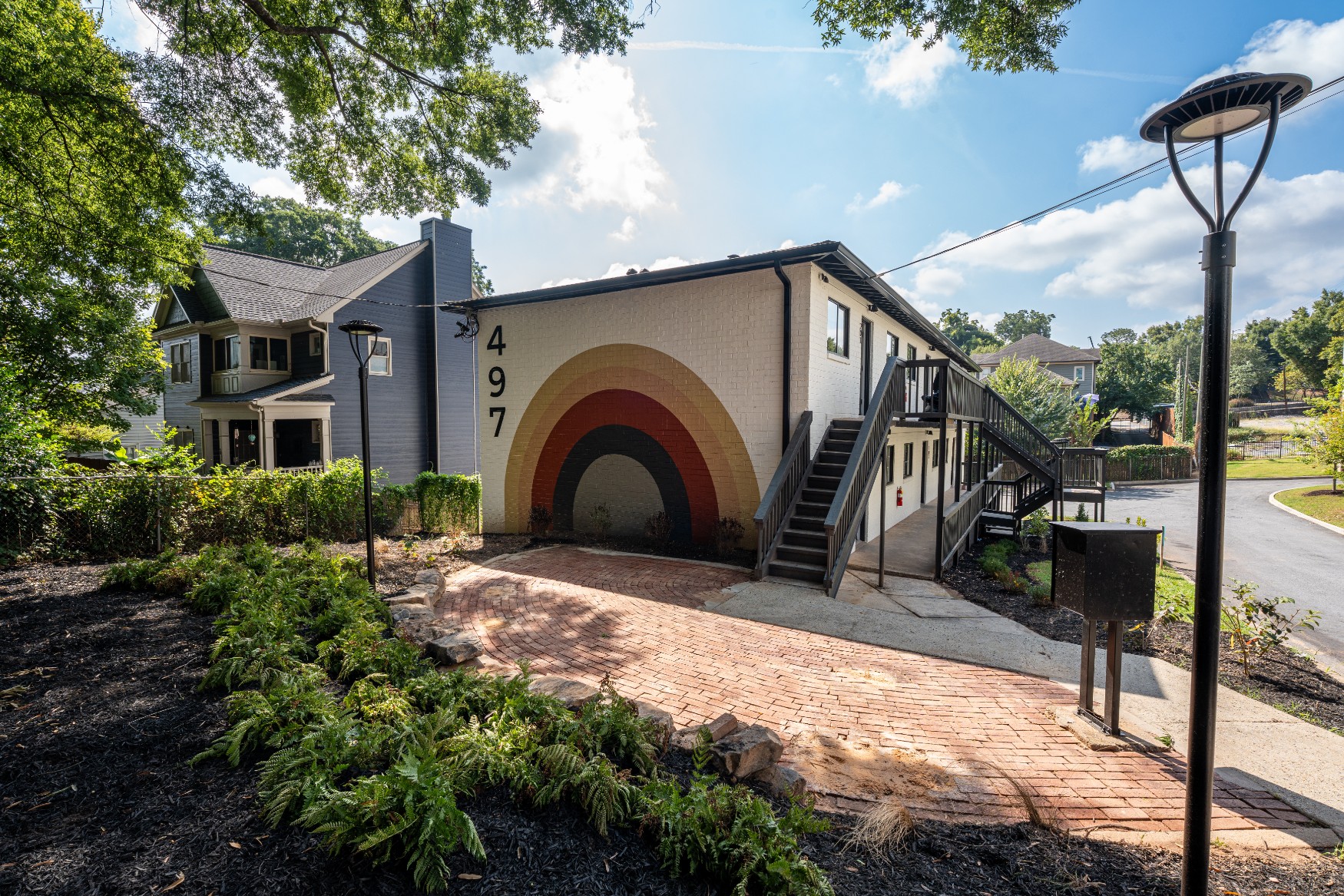 Patio and mailboxes at 497 Boulevard Pl apartments